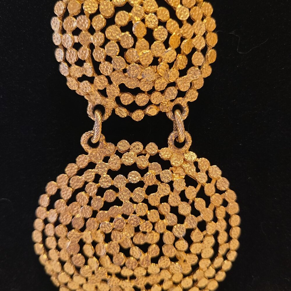 Vintage gold-tone bold medallion statement necklace - Picture 5 of 11